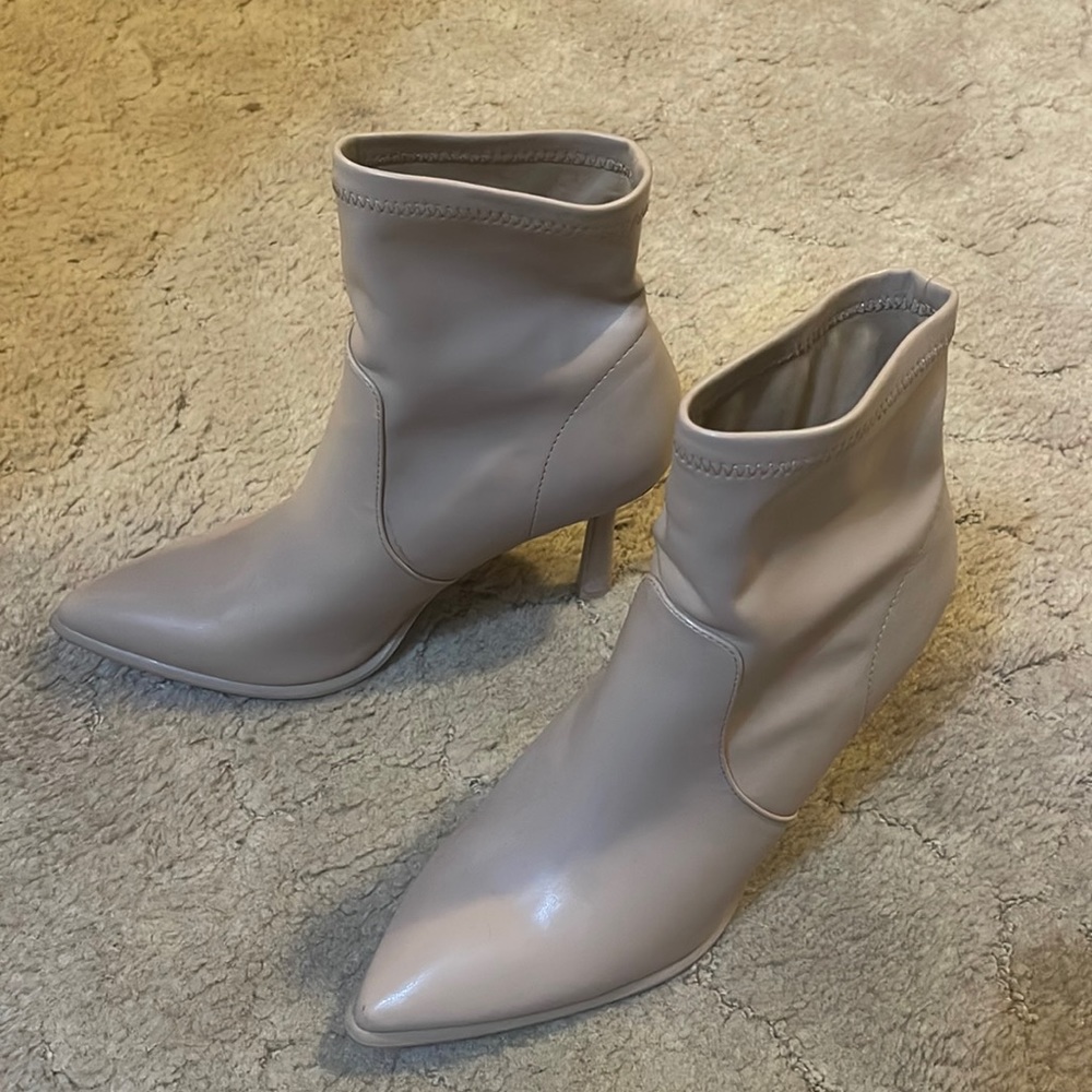 Authentic MIA boots. Purchased from stitch fix subscription. Worn twice.